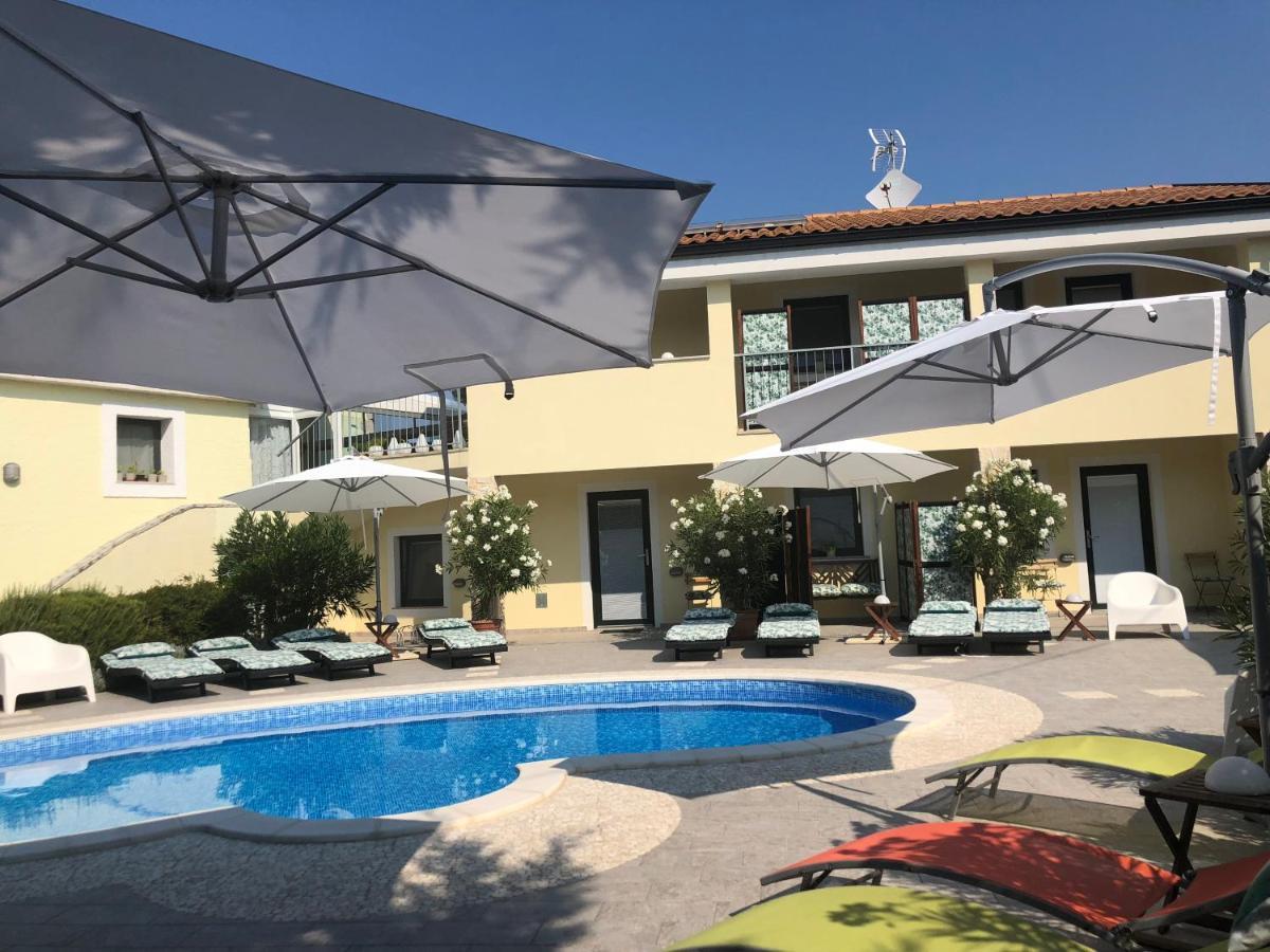 Elicriso Resort Rasopasno 外观 照片